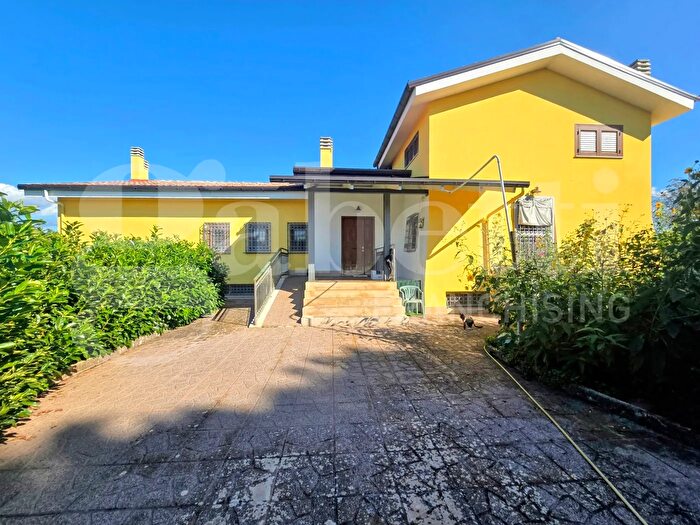 Casa con 5 locali in vendita in Contrada Colle Rampo, Paliano