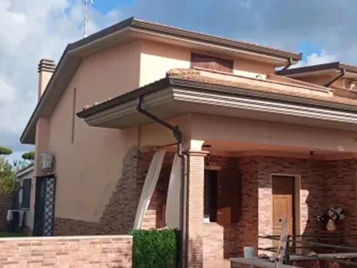 Casa con 5 locali in vendita in Via Pompei, Ardea