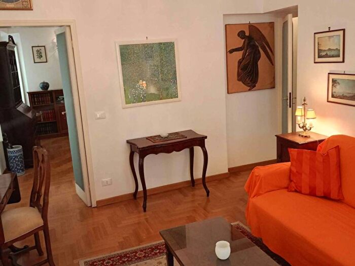 Appartamento trilocale in affitto in Via Vittoria, Spagna, Roma