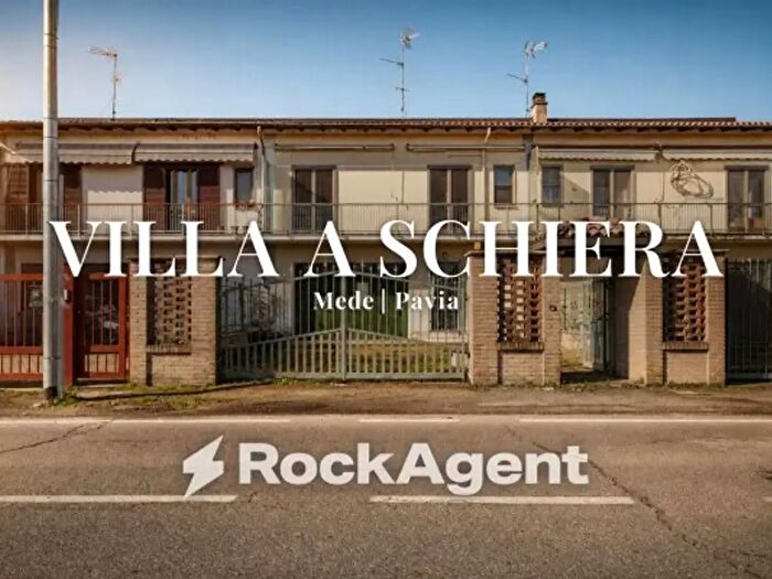 Casa quadrilocale in vendita in Viale Martiri della Libertà, Mede