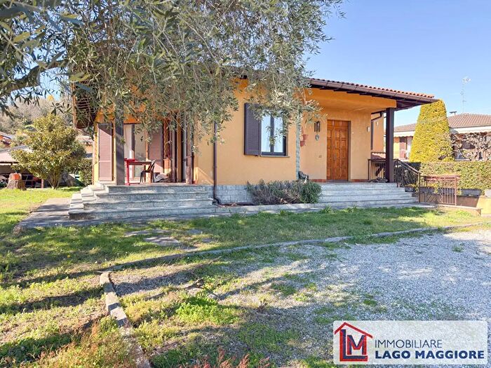 Casa con 5 locali in vendita in Via Mazzini, Ispra