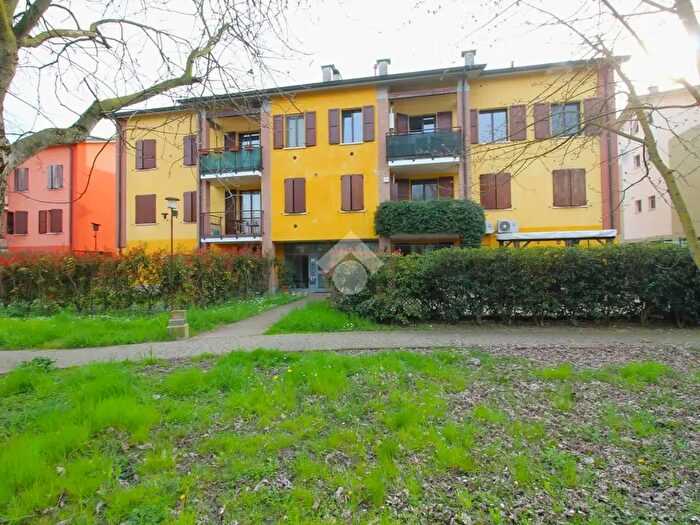 Appartamento quadrilocale in vendita in Via Coniugi Santachiara, Rio Saliceto