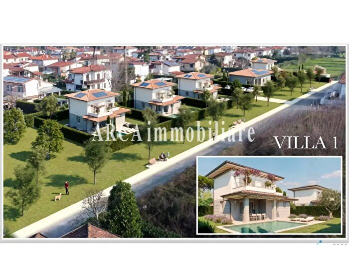 Casa quadrilocale in vendita in Pietrasanta