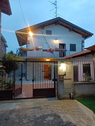 Casa trilocale in vendita in Zona Caiello Gallarate, Gallarate