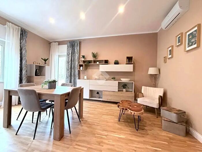 Appartamento quadrilocale in vendita in Via dei Prati Fiscali, Roma