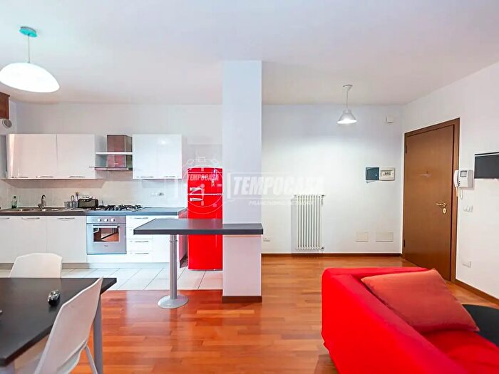 Appartamento trilocale in vendita in Via Enna, Verona