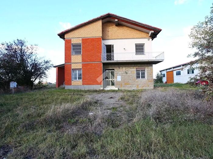 Casa con 8 locali in vendita in Via Pilastrino, Calderara Di Reno