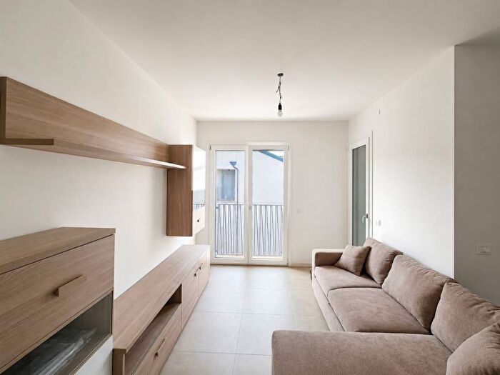 Appartamento bilocale in affitto in Via Erodoto, Precotto, Milano
