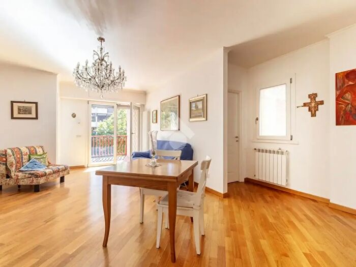 Appartamento quadrilocale in vendita in Viale della Grande Muraglia, Roma