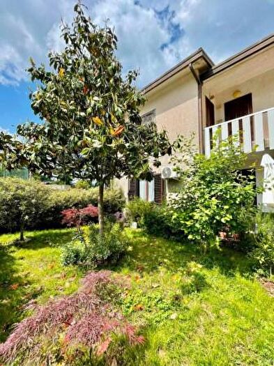 Casa con 6 locali in vendita in Via Canonica, San Massimo