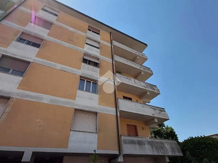 Appartamento con 6 locali in vendita in Via Giuseppe Giusti, Ponsacco