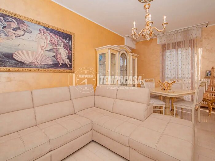 Appartamento trilocale in vendita in Via Albino Cei, Sannazzaro De Burgondi