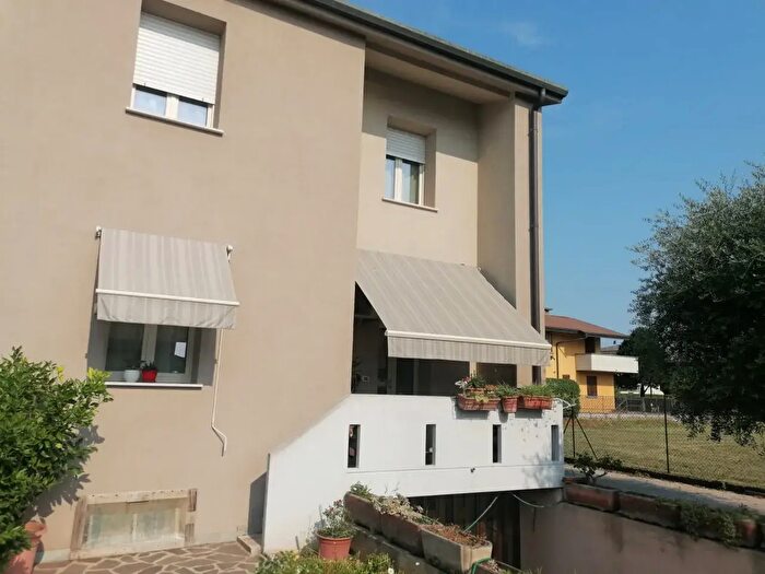 Casa con 5 locali in vendita in Via Albert Einstein, Chiari