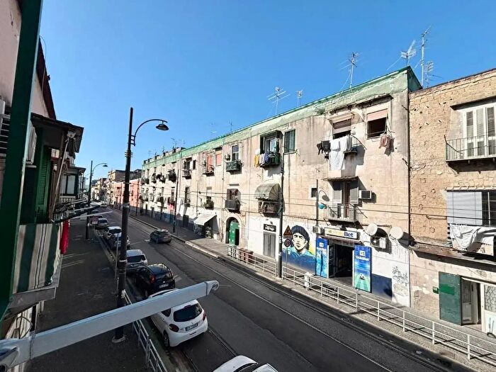 Appartamento bilocale in vendita in Via Nicola Miraglia, Napoli