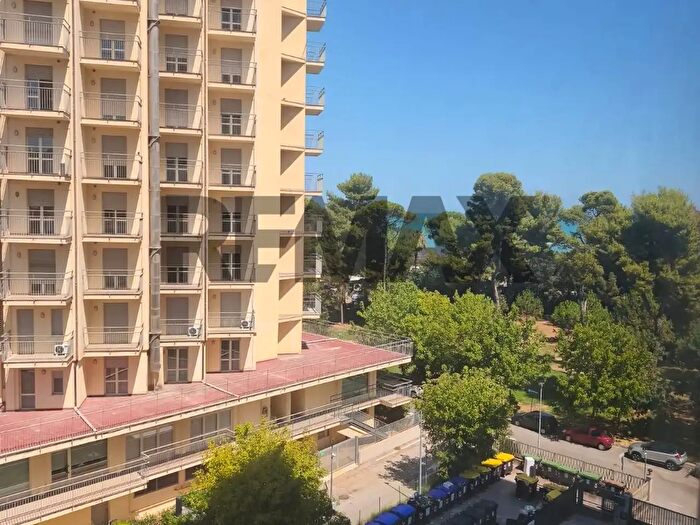 Appartamento trilocale in vendita in Via Lago di Como, Montesilvano
