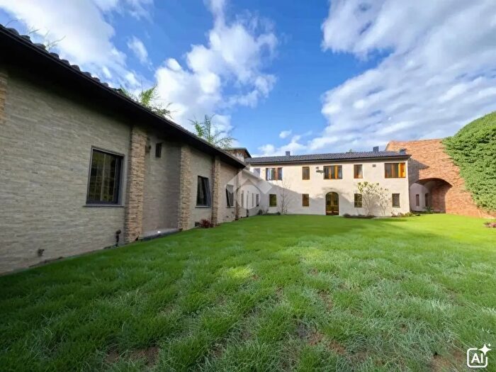 Casa con 10 locali in vendita in Via Campopietra, Marcaria