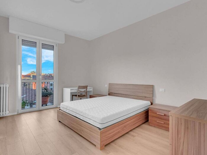 Appartamento trilocale in affitto in Via Giuseppe Taccioli, Affori, Milano