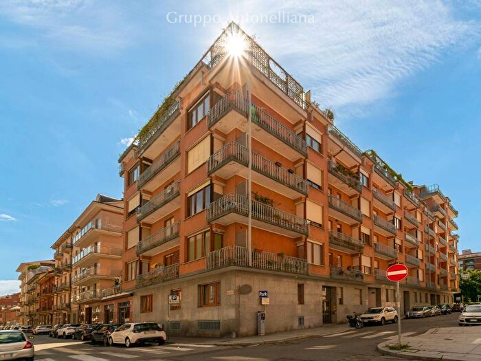Appartamento quadrilocale in affitto in Via Amerigo Vespucci, Crocetta, Torino
