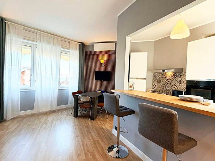 Appartamento quadrilocale in affitto in Via Giovanni Bettolo, Quinto, Genova