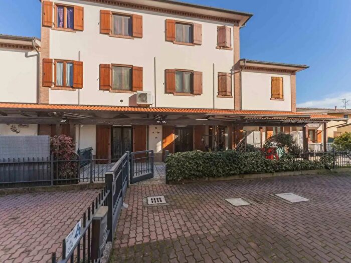 Casa con 5 locali in vendita in Via del Borgo, Malalbergo