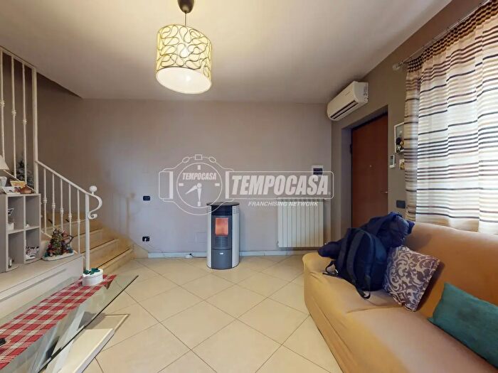 Casa trilocale in vendita in Via Leonardo da Vinci, Casaluce