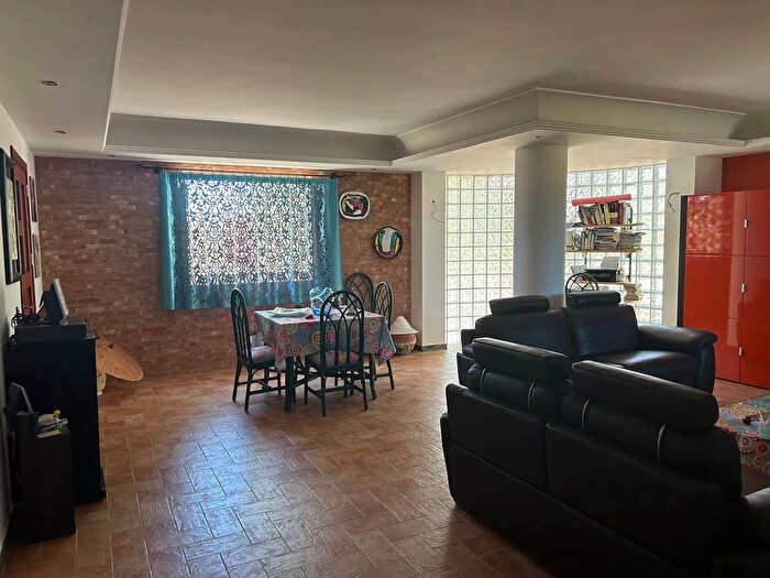 Casa con 9 locali in vendita in Contrada Raganella Sciacca, Sciacca