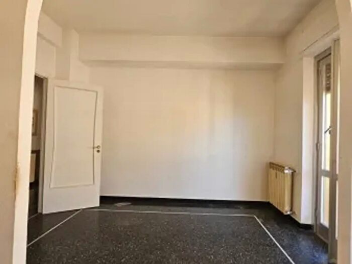Appartamento trilocale in vendita in Via Bordighera, Genova