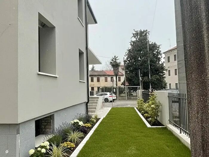 Appartamento trilocale in vendita in Via Giuseppe Vaccari, Vicenza