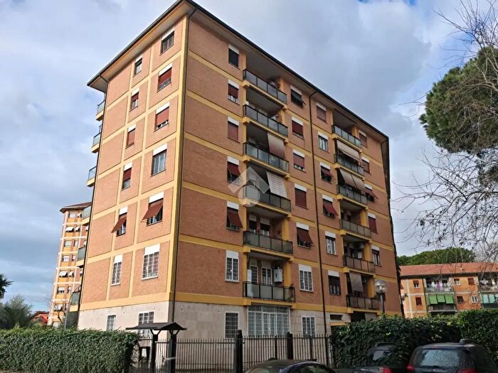 Appartamento quadrilocale in vendita in Via Pietro Sommariva, Roma