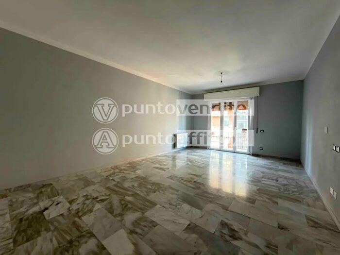 Appartamento con 5 locali in affitto in Aversa I Via della For, Lucca