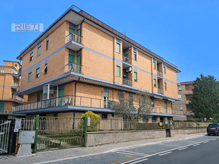 Appartamento trilocale in vendita in Viale Duprè Theseider, Rieti
