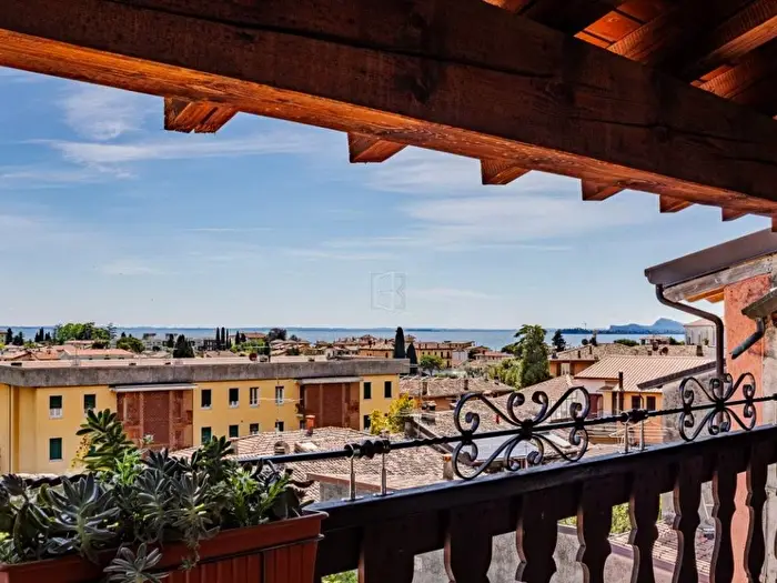 Appartamento bilocale in vendita in Via Giovanni Battista Benamati, Toscolano Maderno, ToscolanoMaderno