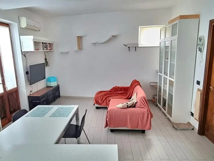 Appartamento trilocale in vendita in Via Gabotto, Asti