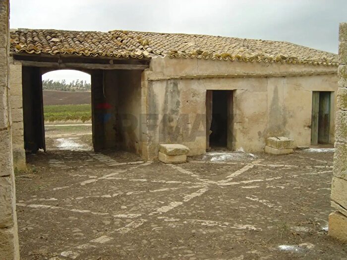 Casa monolocale in vendita in Contrada Benuara, Trapani