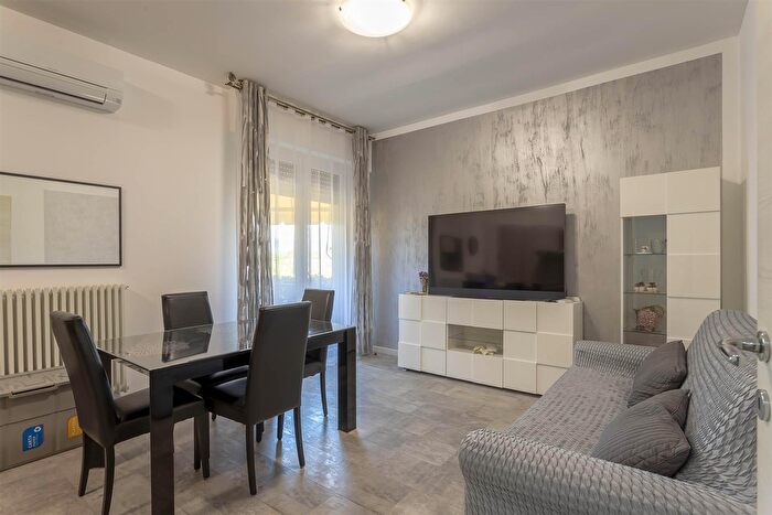 Appartamento quadrilocale in vendita in Via di Carraia, Firenze