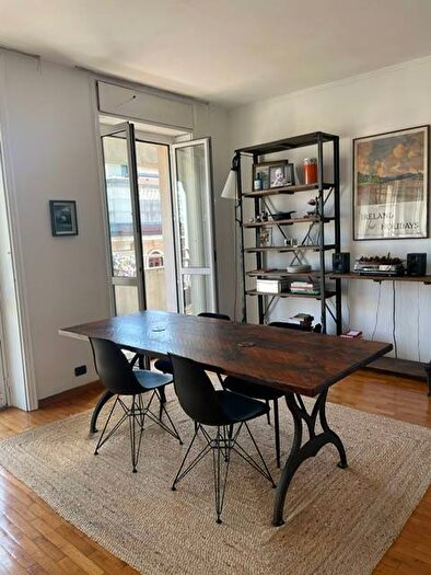 Appartamento quadrilocale in affitto in Via Lecco, Buenos Aires, Milano