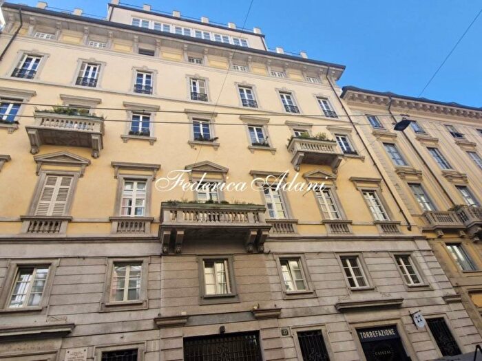 Appartamento quadrilocale in affitto in Via Solferino, Moscova, Milano