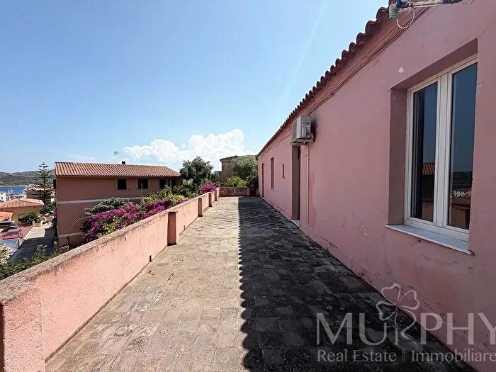 Casa con 5 locali in vendita in Via Cissia Snc, La Maddalena