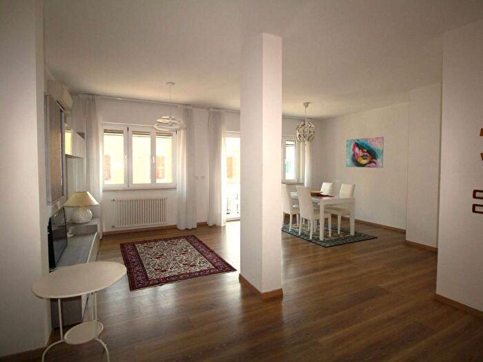 Appartamento quadrilocale in affitto in Via da Mula, Centro, Palmanova