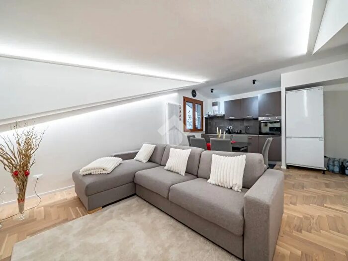 Appartamento trilocale in vendita in Via Guido Dorso, Reggio Emilia