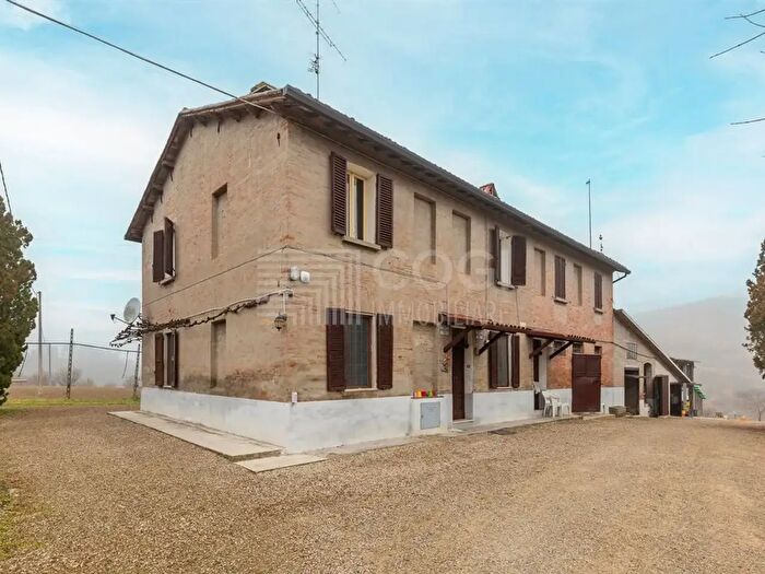Casa con 7 locali in vendita in Via Ponticelli Pieve, Imola