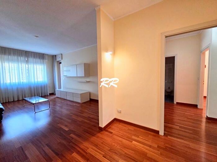 Appartamento trilocale in affitto in Via Leon Battista Alberti, Sempione, Milano
