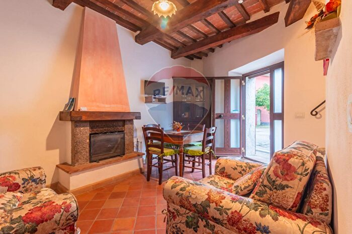 Appartamento bilocale in vendita in Semproniano