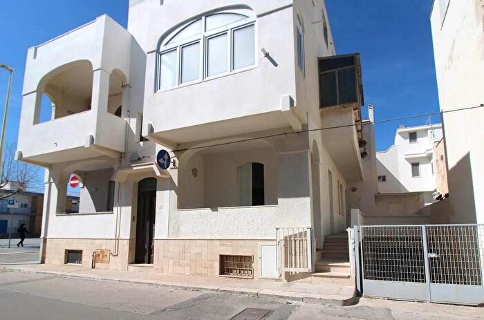 Appartamento trilocale in affitto in Via Messina, Fasano