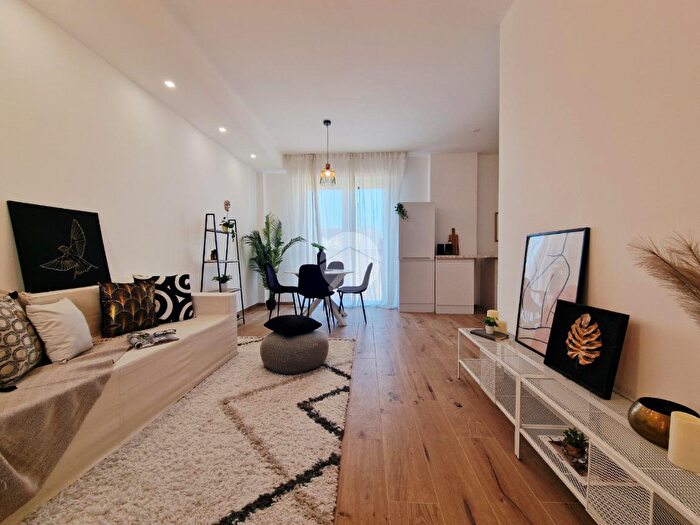 Appartamento trilocale in vendita in Via Cristoforo Colombo, Seveso