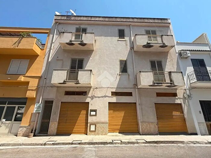 Casa con 6 locali in vendita in Via Roma, Cinisi