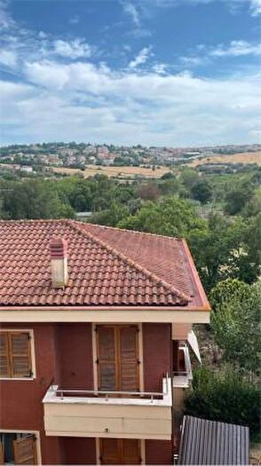 Appartamento con 5 locali in vendita in Ancona