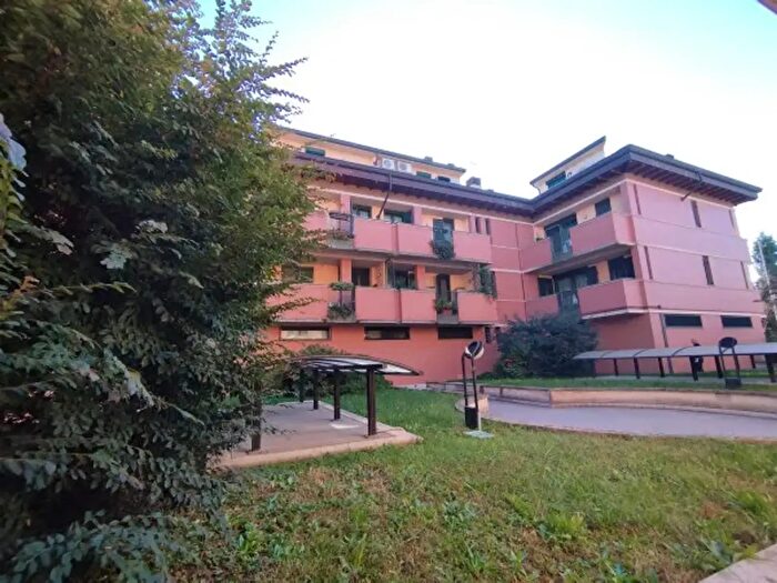 Appartamento trilocale in vendita in Via Bruno Buozzi, Rho