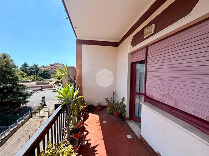 Appartamento trilocale in vendita in Via degli Adimari, Roma