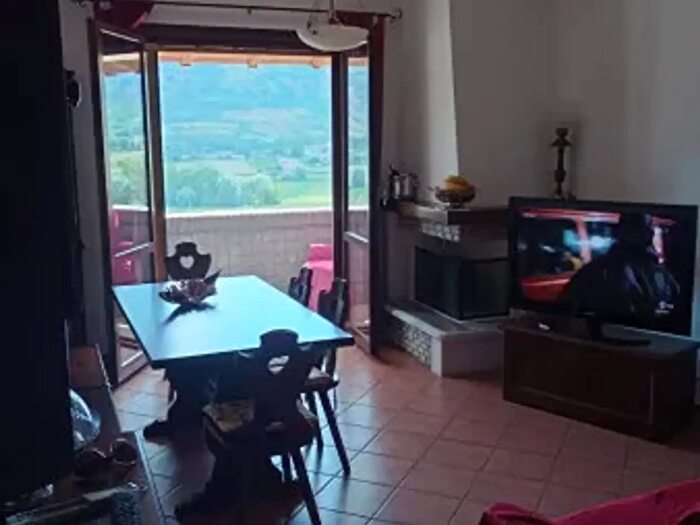 Appartamento trilocale in vendita in Via della Salita, Tagliacozzo